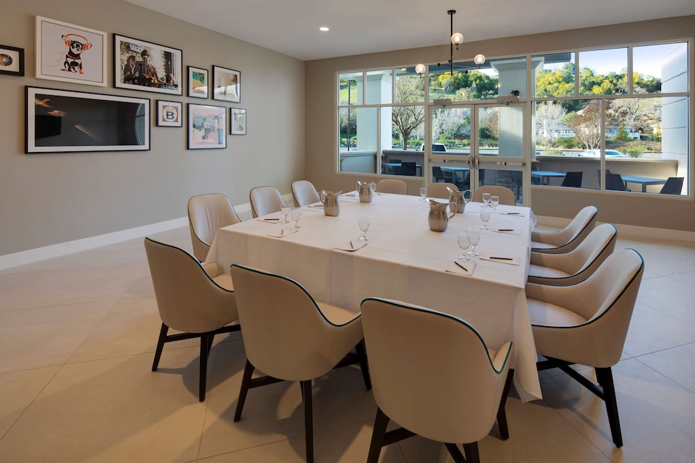 Embassy Suites by Hilton San Rafael at Marin Center 46/64