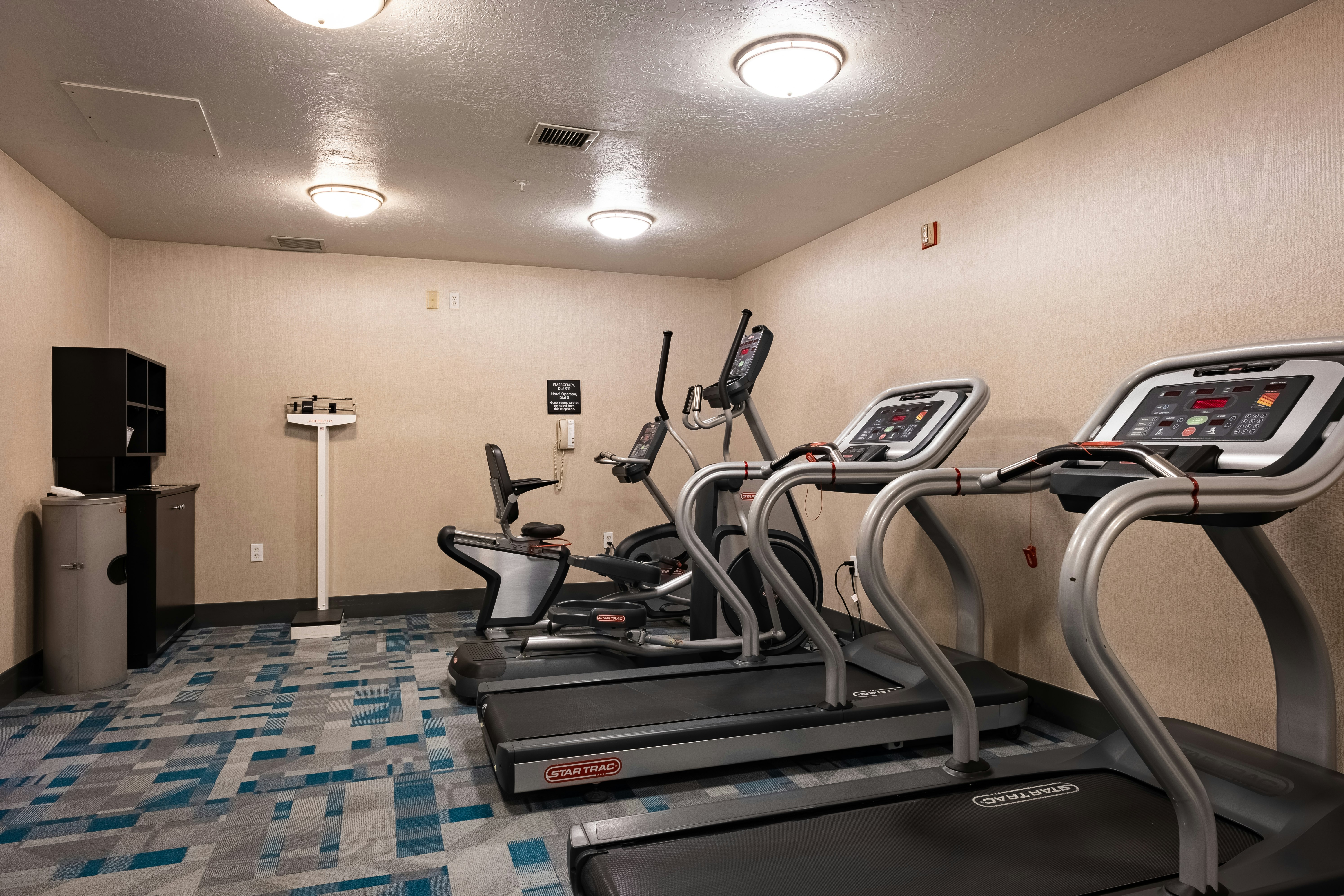 Hampton Inn Suites Salt Lake City Airport 35/82