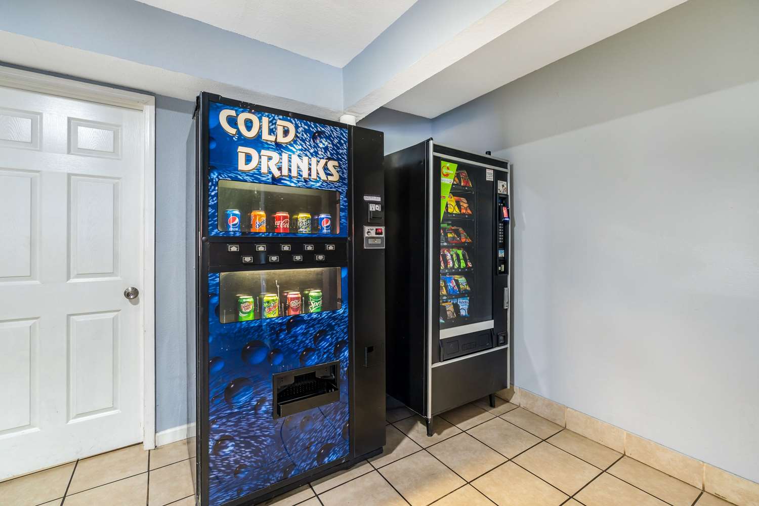 Econo Lodge Inn & Suites Virginia Beach - Norfolk 10/15