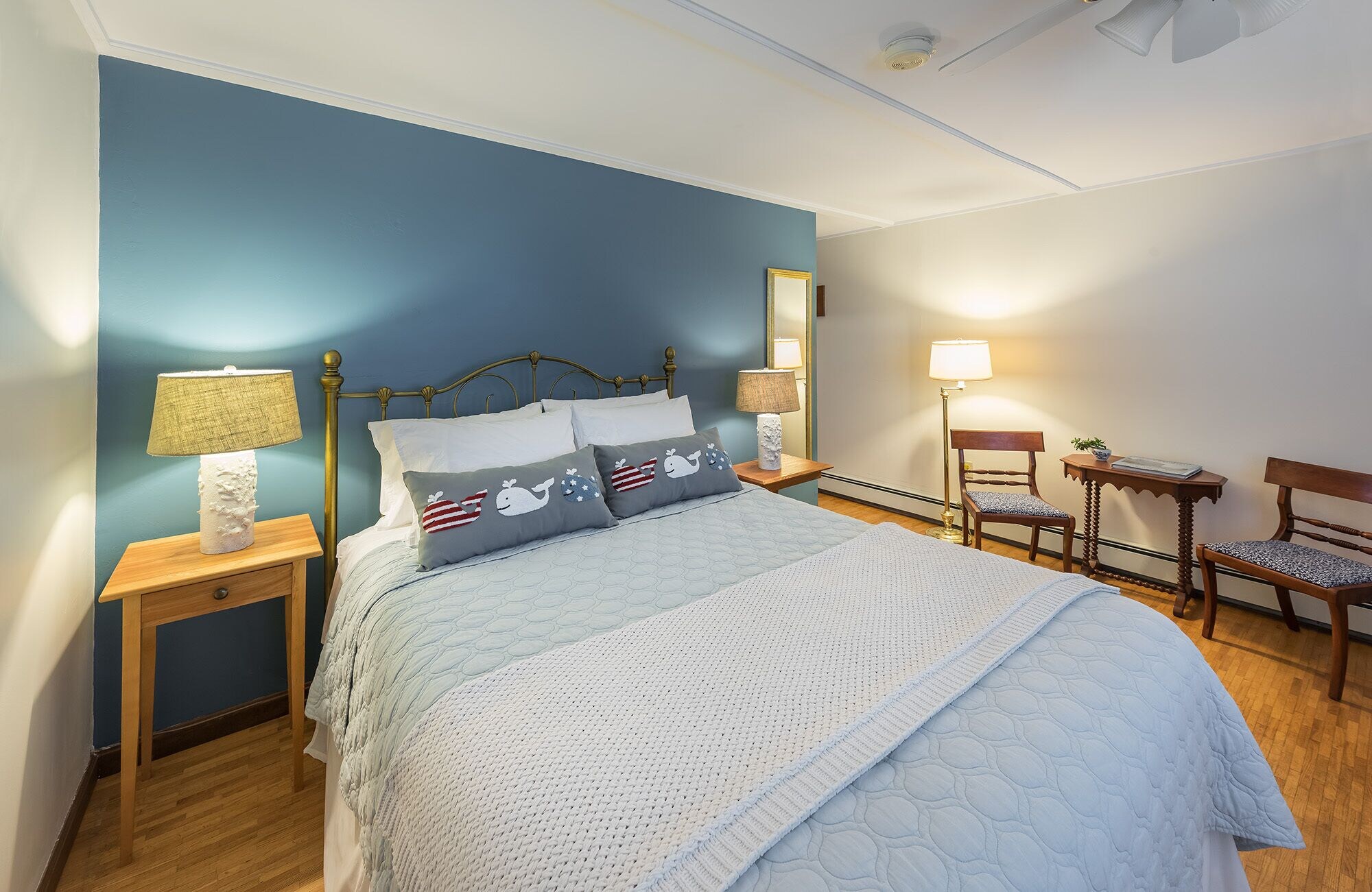 King Bed, Private Bathroom