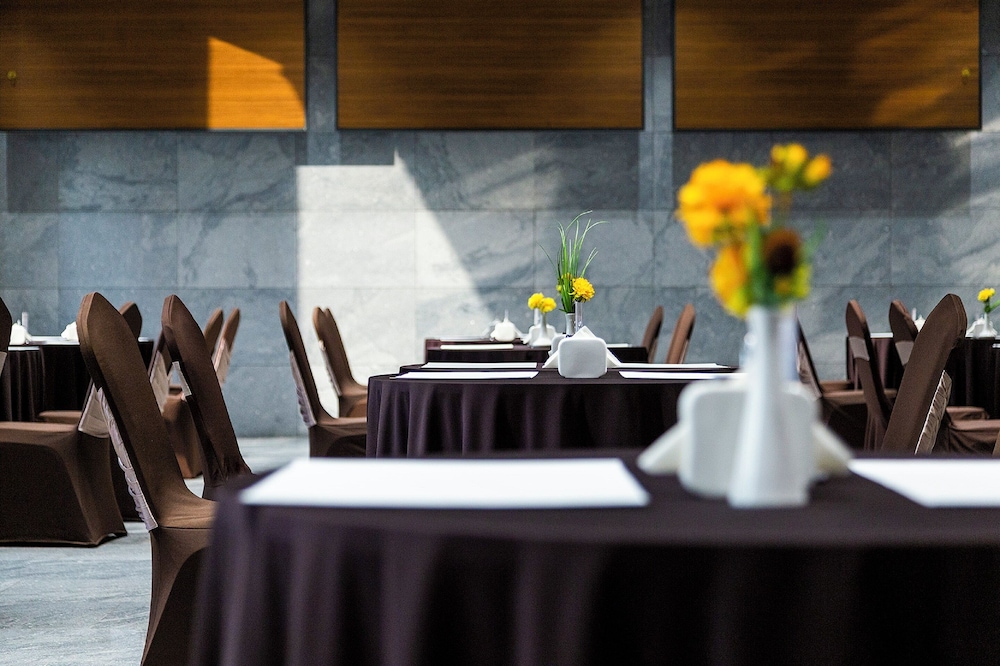 Gloucester Hotel Cheongju 32/37