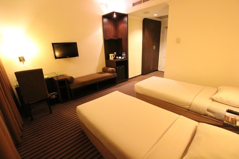 Harmoni One Convention Hotel and Service Apartments 15/65