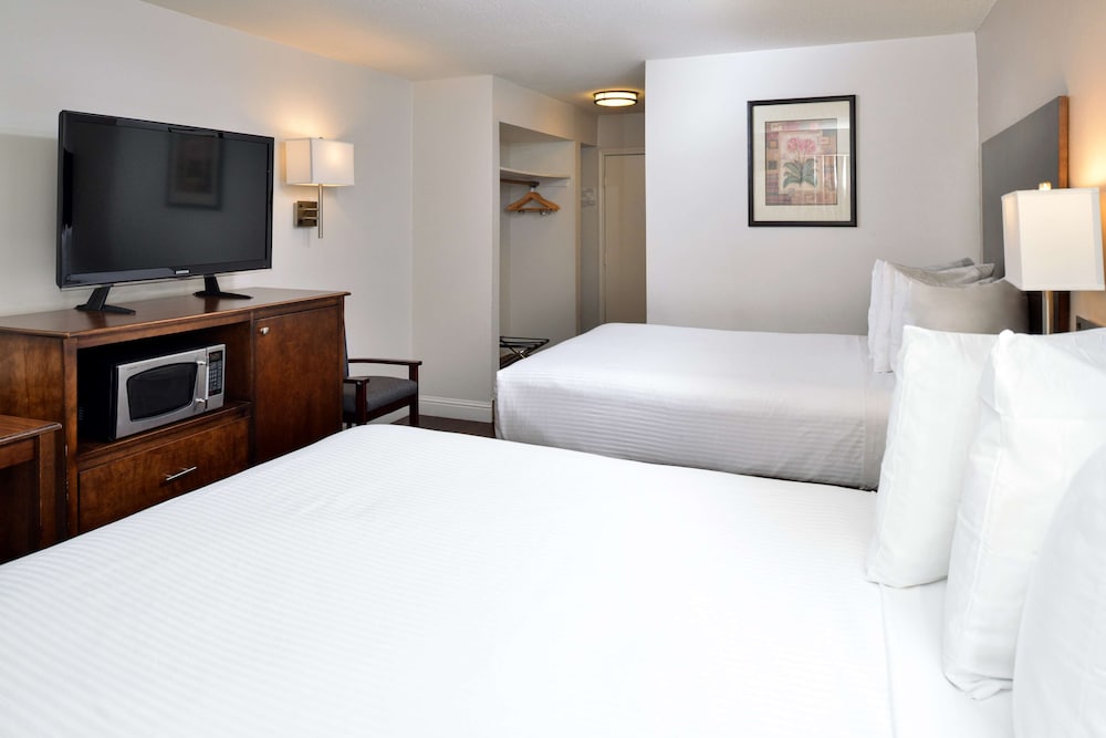 Standard, 2 Queen Beds