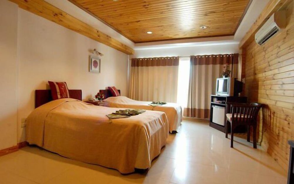 Standard, Twin Beds
