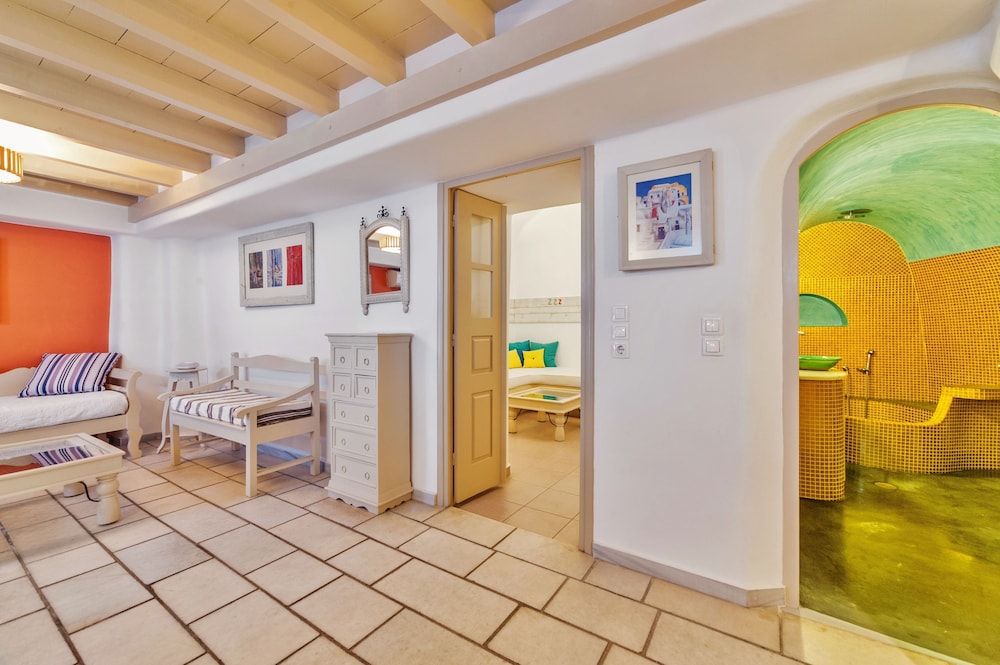 Chroma Suites 15/33