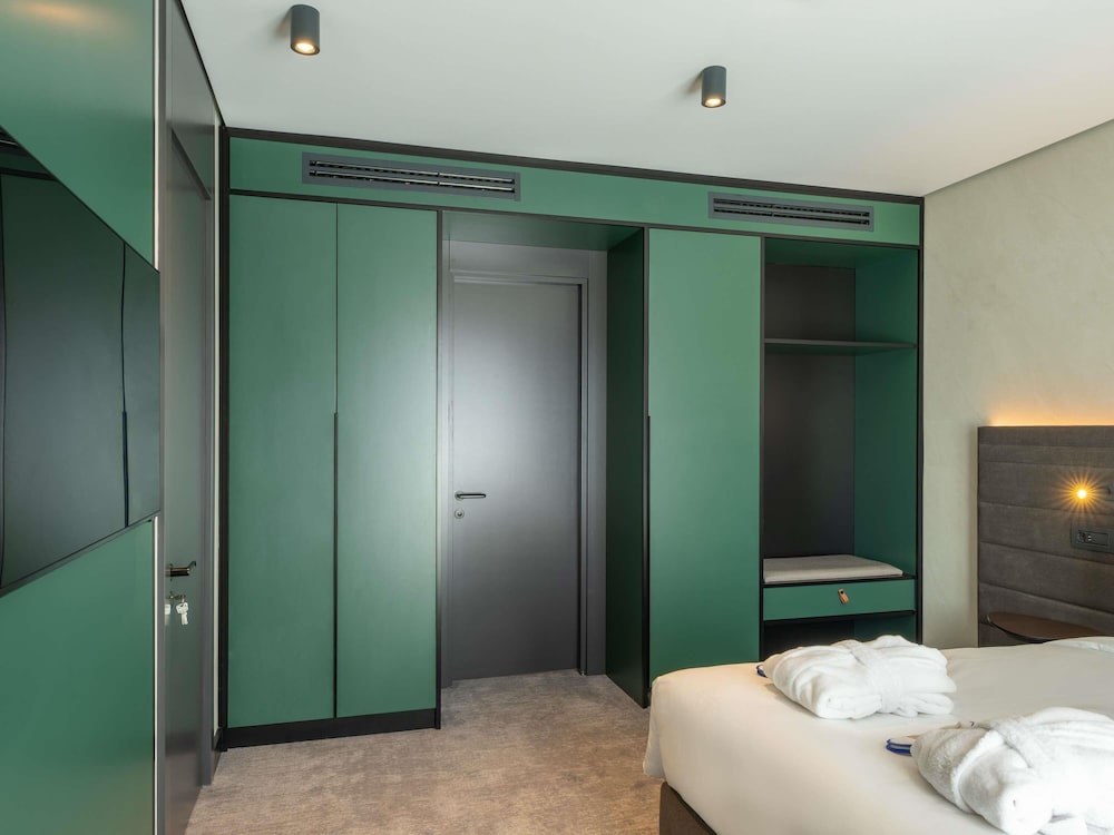 غرفة قياسية بسرير كينج، Novotel Tbilisi Center 3/7