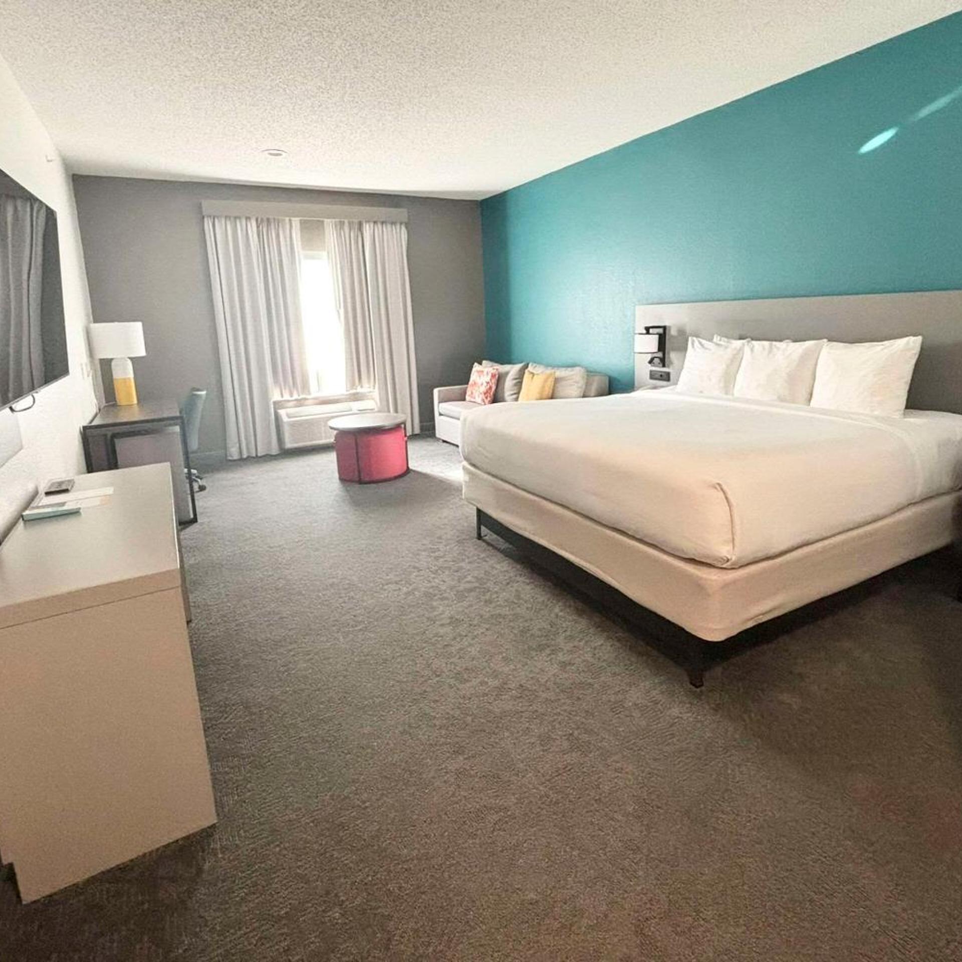 Suite, King Bed, Hot Tub