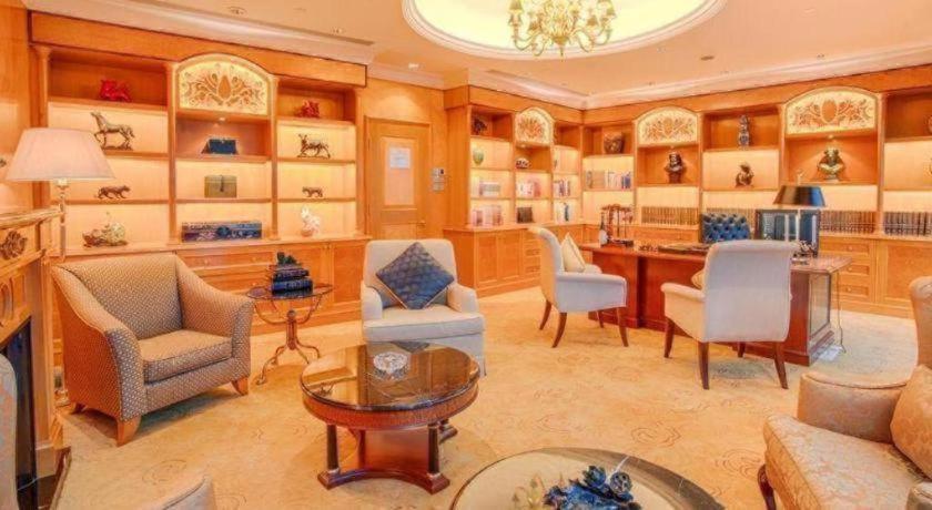 Regency Hotel Shantou 38/54