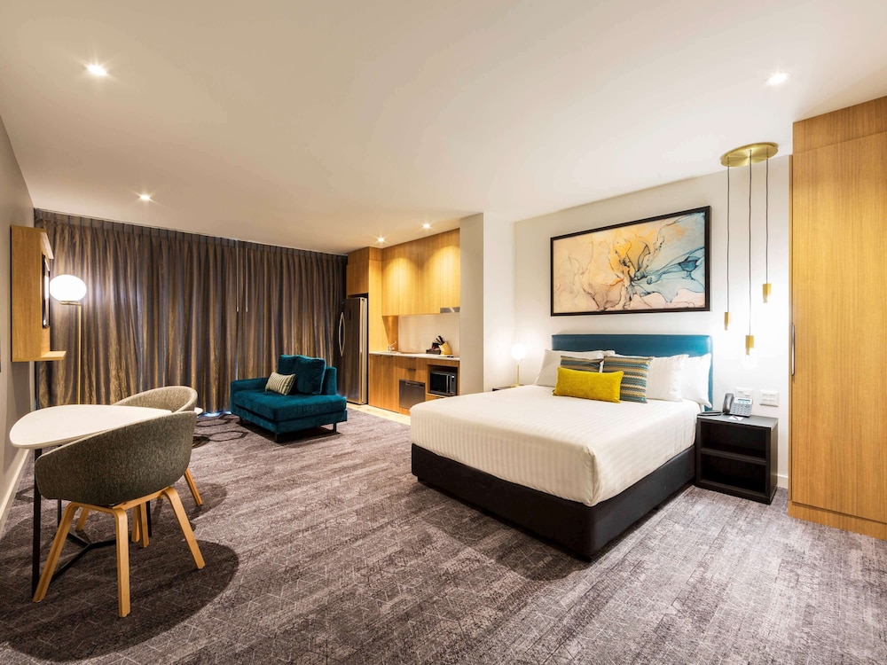 Mercure Canberra Belconnen 20/69