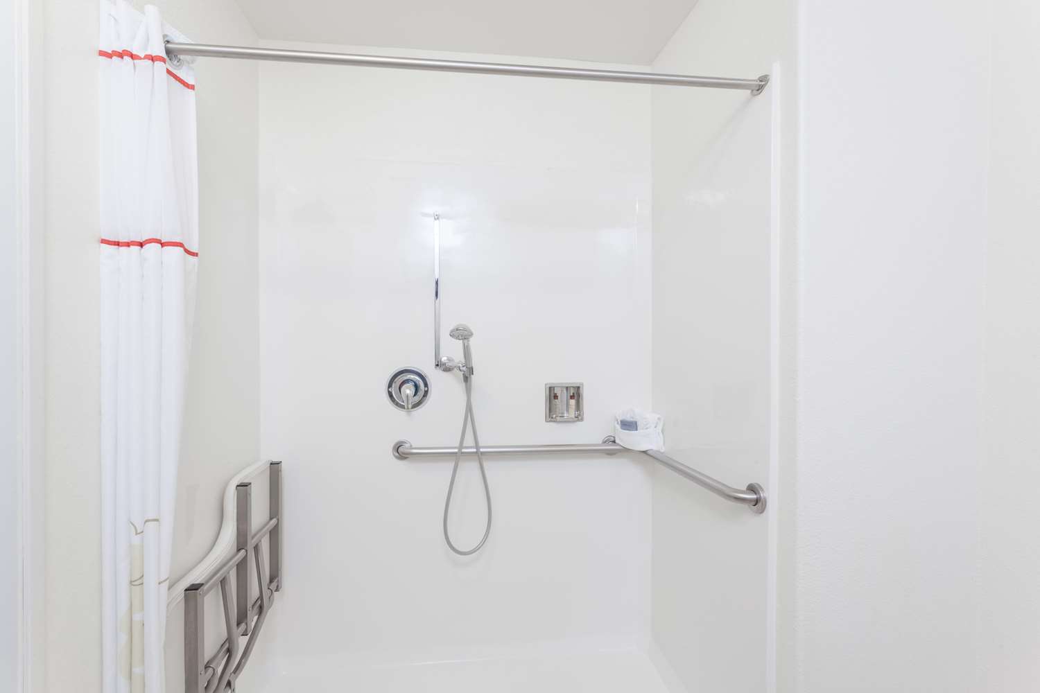Hawthorn Suites By Wyndham Victorville 13/33
