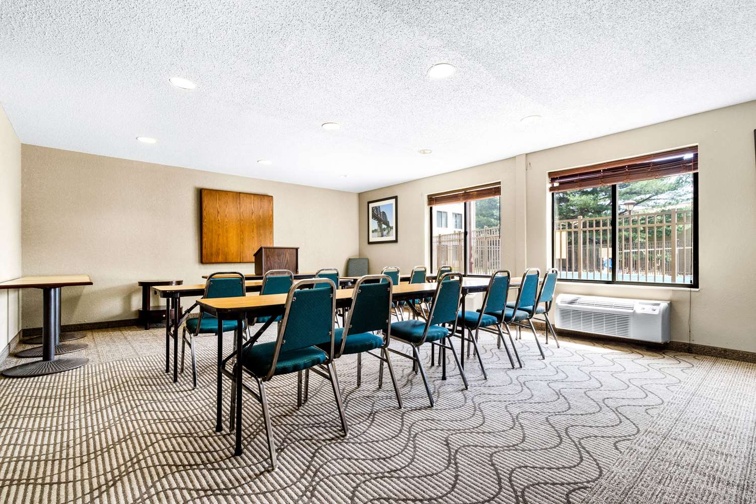 Comfort Inn Evansville East 32/41