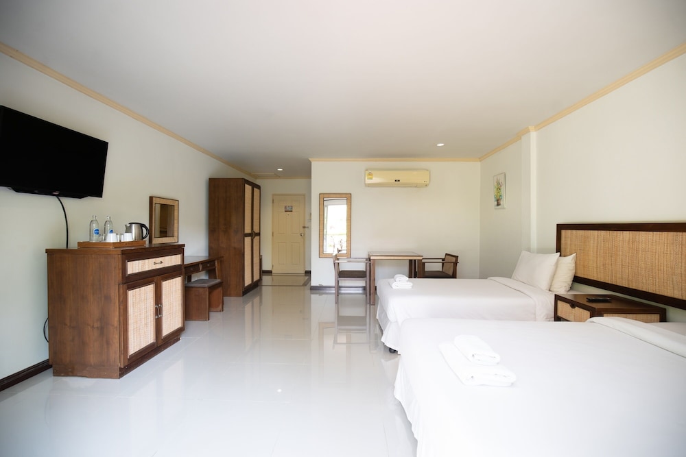 Thara Cholapruek Resort 9/50