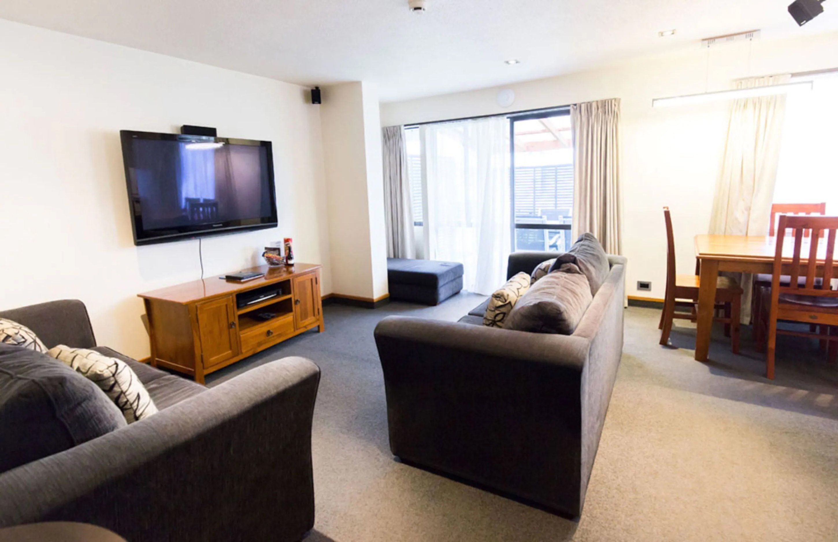 Airport Gateway Motor Lodge 45/58