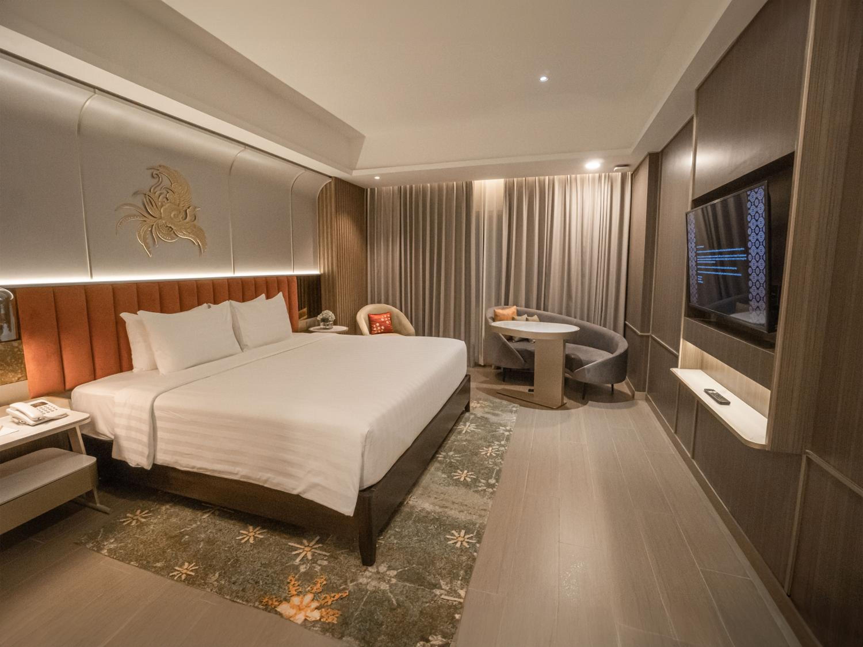 Queen Bed