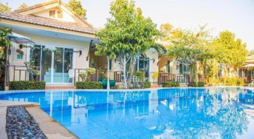 Charm Resort Cha-Am 7/60