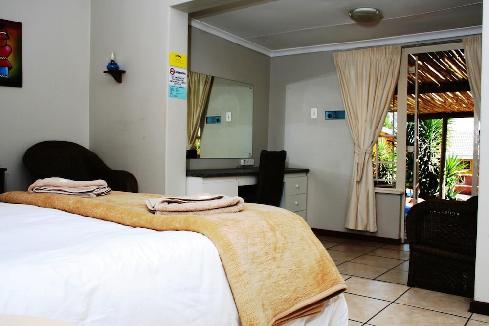 Flintstones Guest House Fourways 14/50