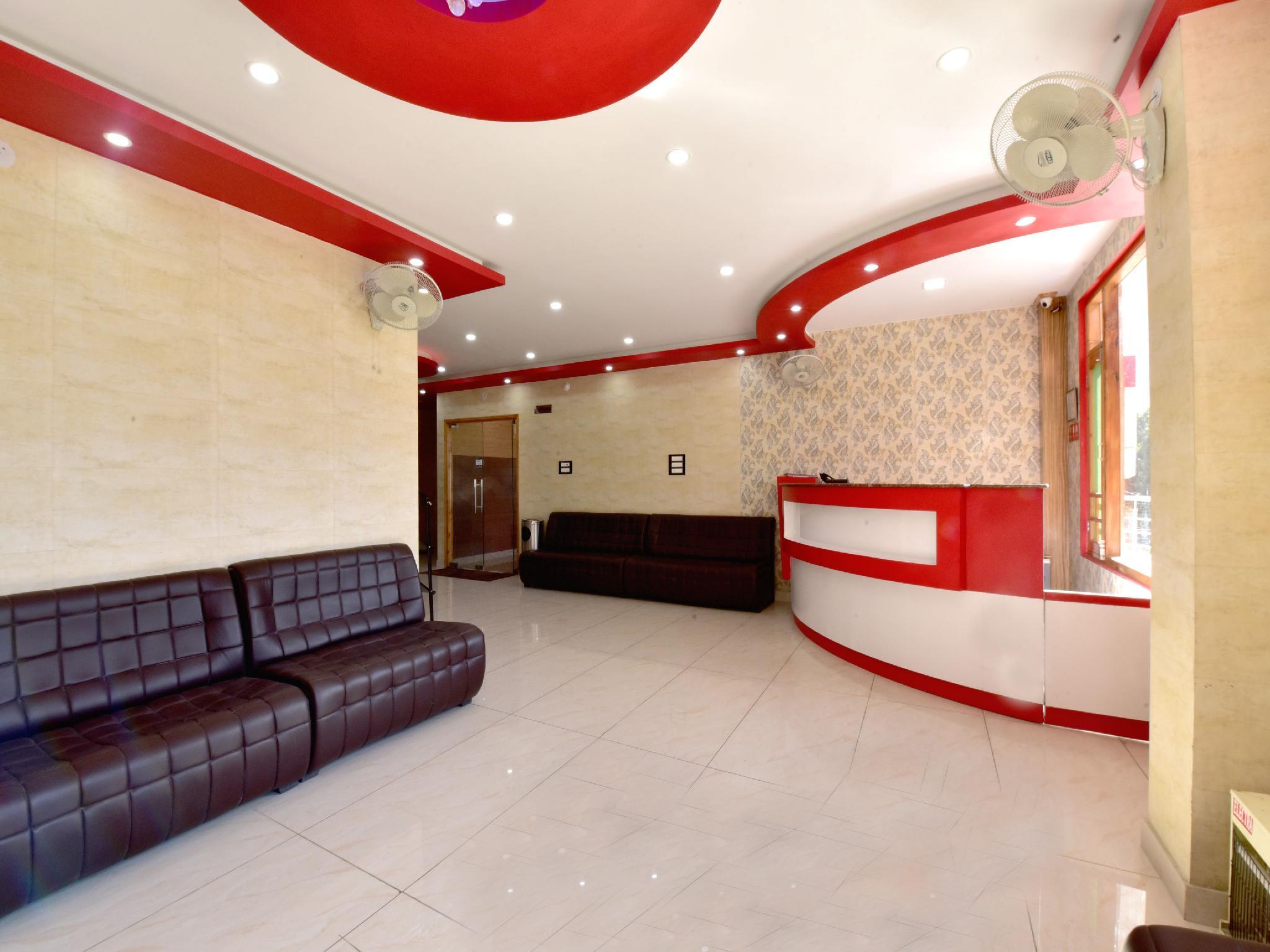 Oyo 23527 Sarla Regency 11/38