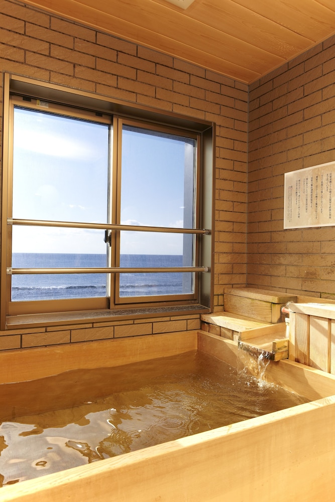 Yunohama Hotel 36/72