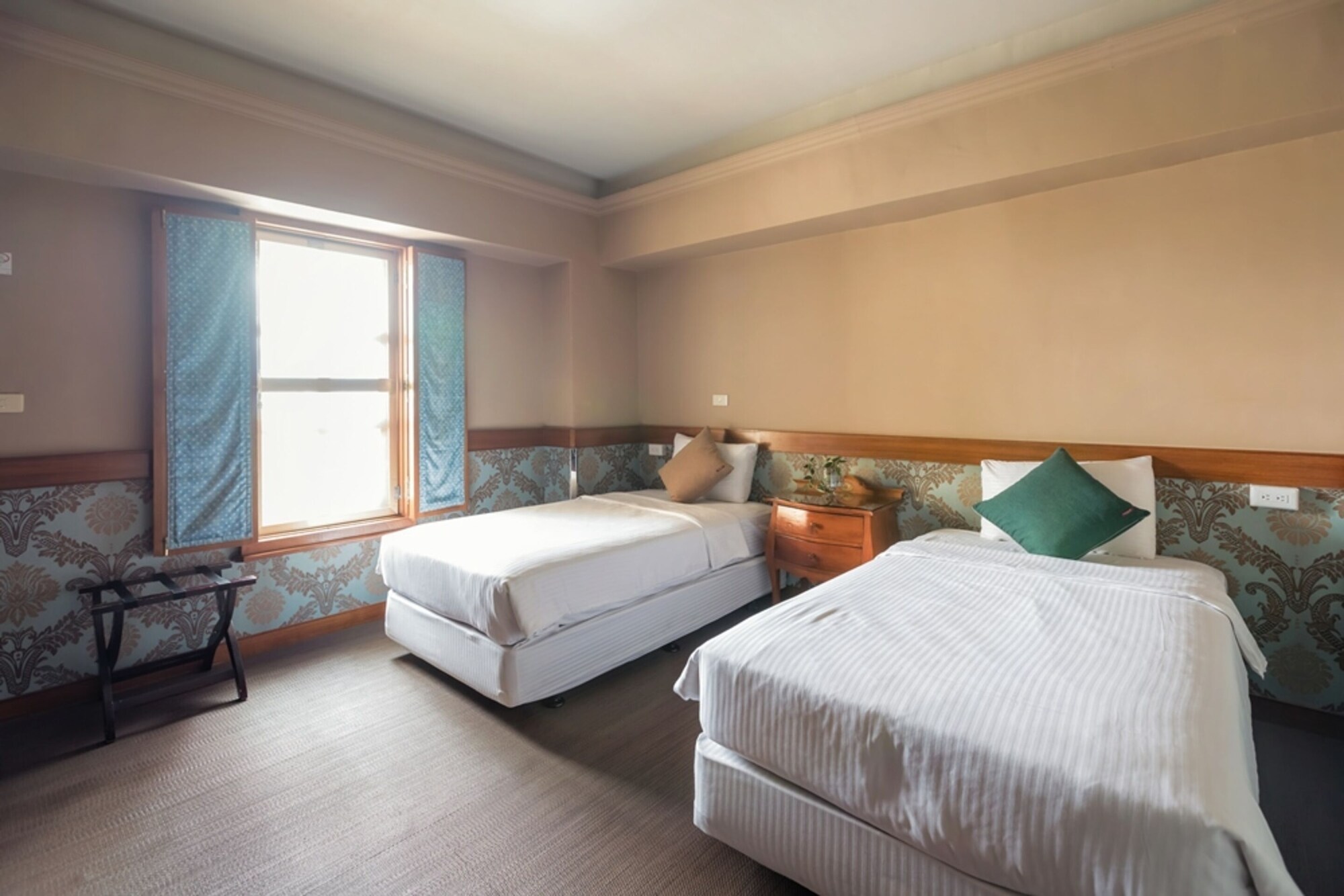 غرفة قياسية بسريرين منفصلين، Hotel de Trianon 2/5