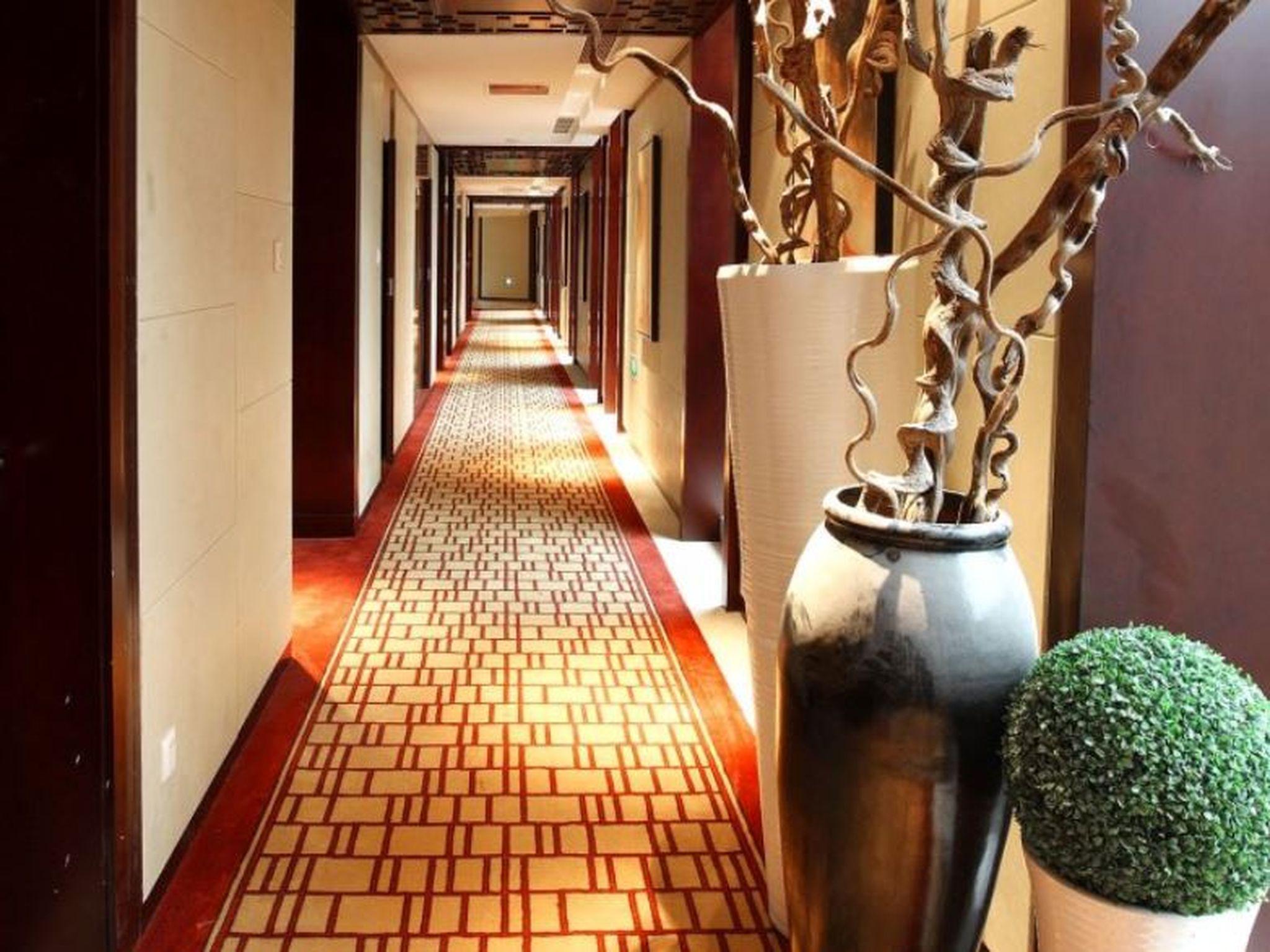 Suzhou Qingshan Hotel 12/30