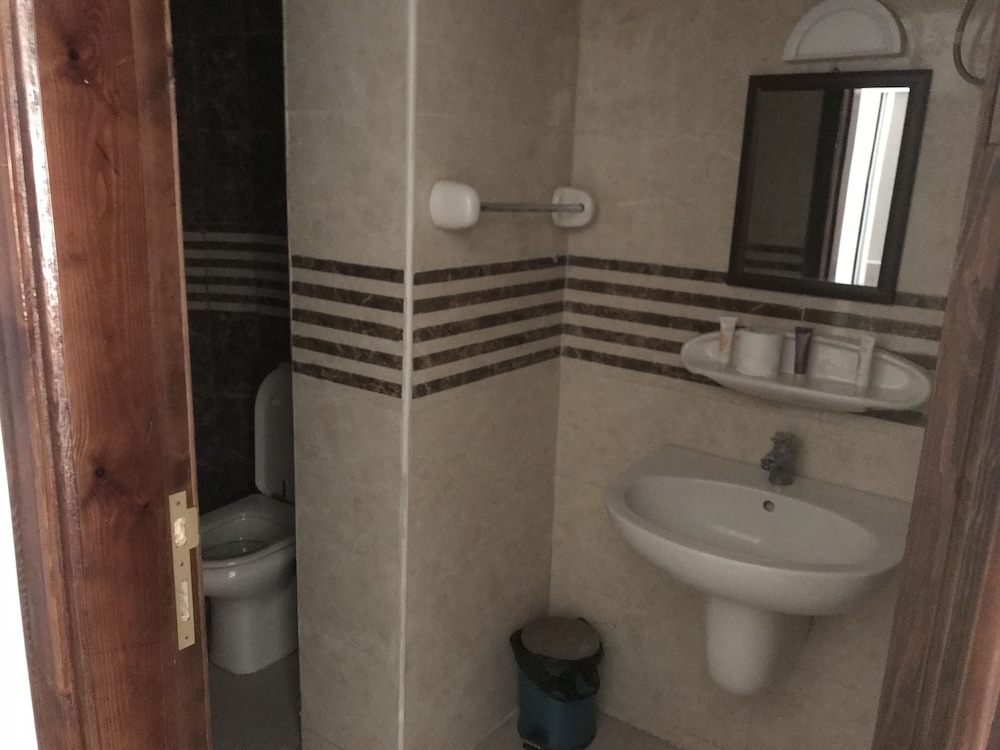 Ahla Tlah SeaView Hotel 46/48