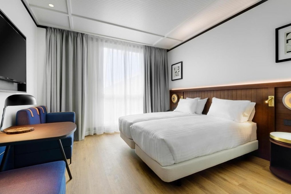 Hotel Tres Reyes San Sebastian 7/30