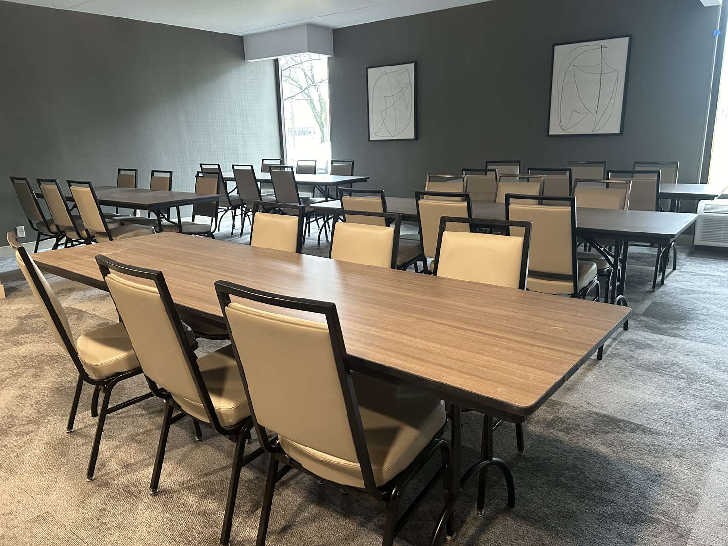 Best Western Plus Meadowlands 26/27