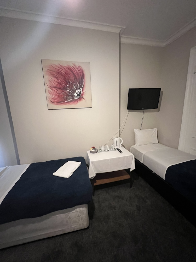 Goodwood Hotel 16/50