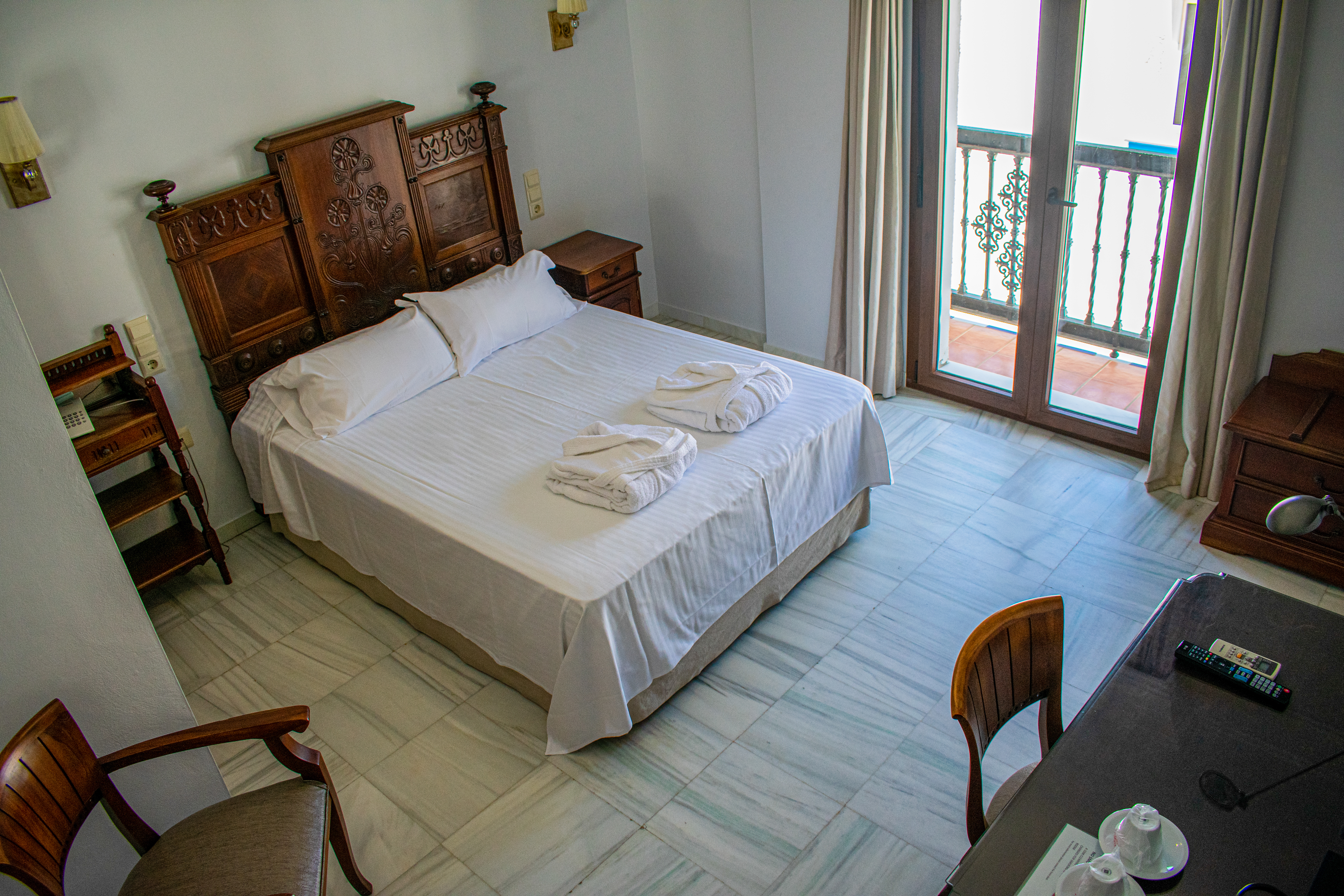 Room, Double Bed, Lateral Side Sea View