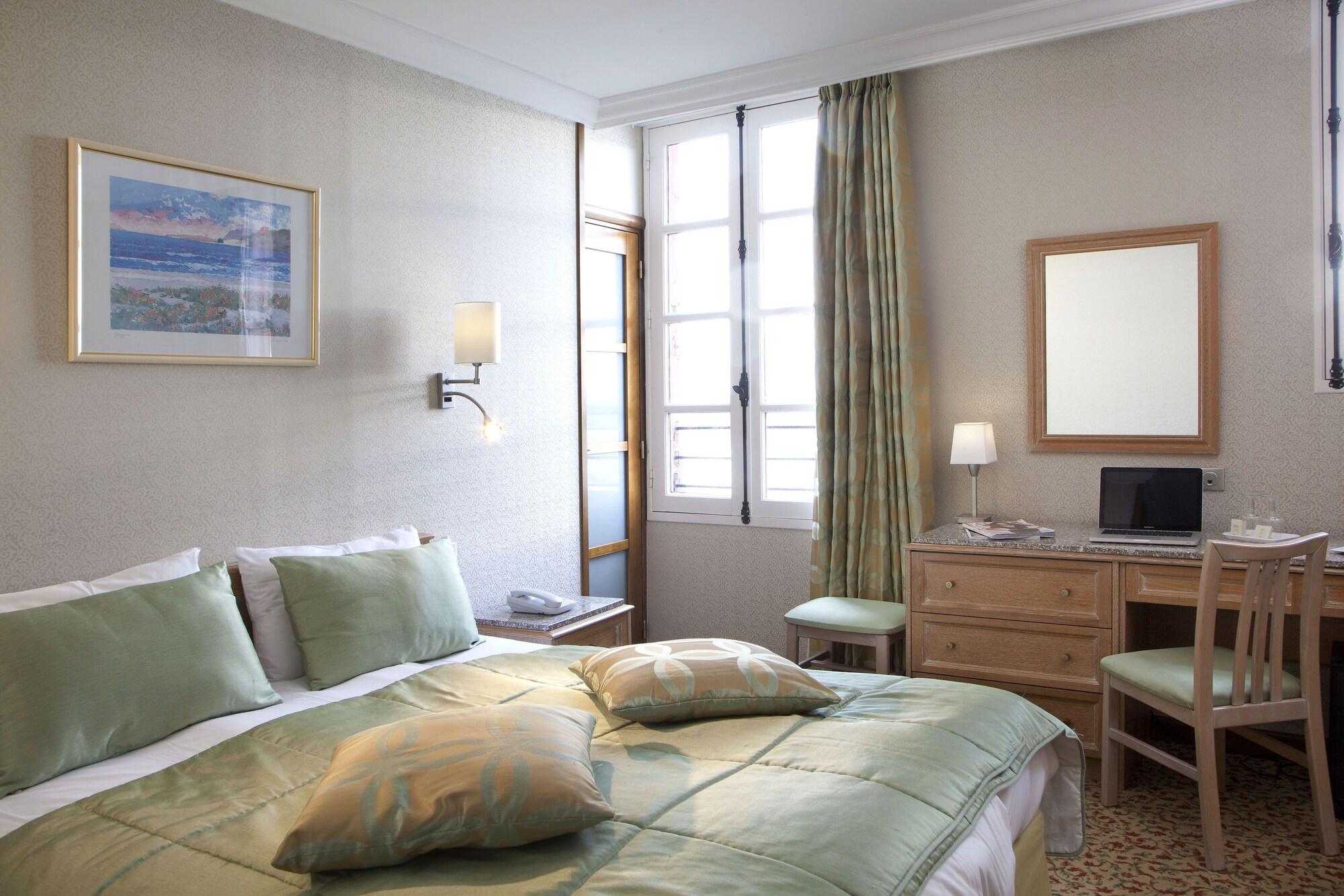 HOTEL LA CROIX BLANCHE 2/20
