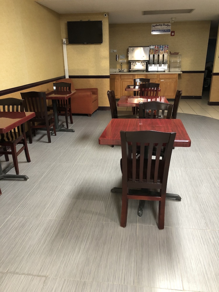 Howard Johnson By Wyndham Perry GA 20/22
