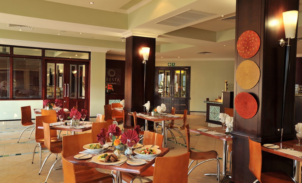 restaurant cafeteria