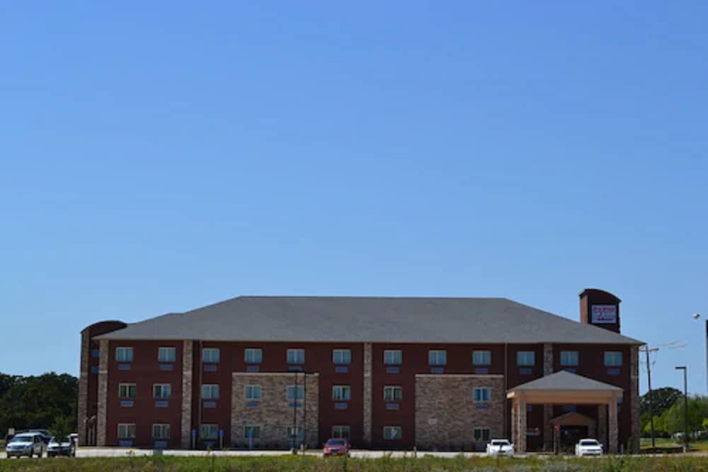 Red River Inn And Suites 1/44