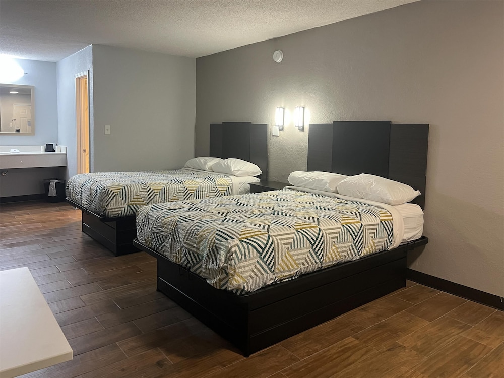 Studio6 Suites Hurricane, WV 24/41
