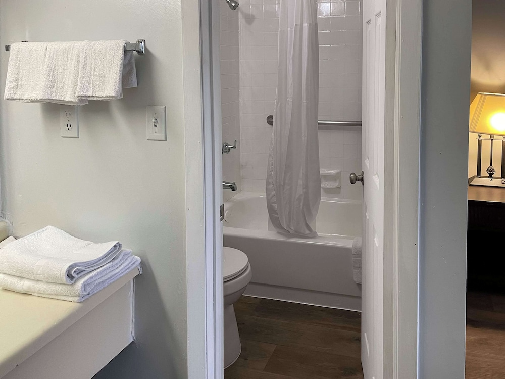 OYO Hotel Wytheville I-77 & I-81 40/40