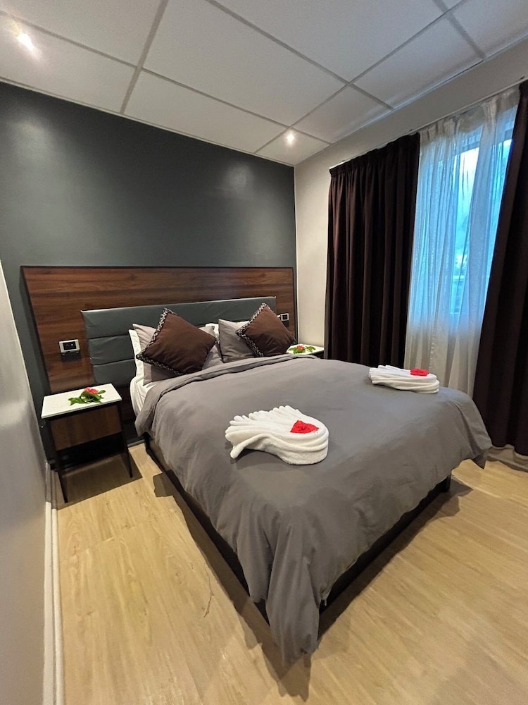 Smugglers Cove Beach Resort and Hotel 11/50