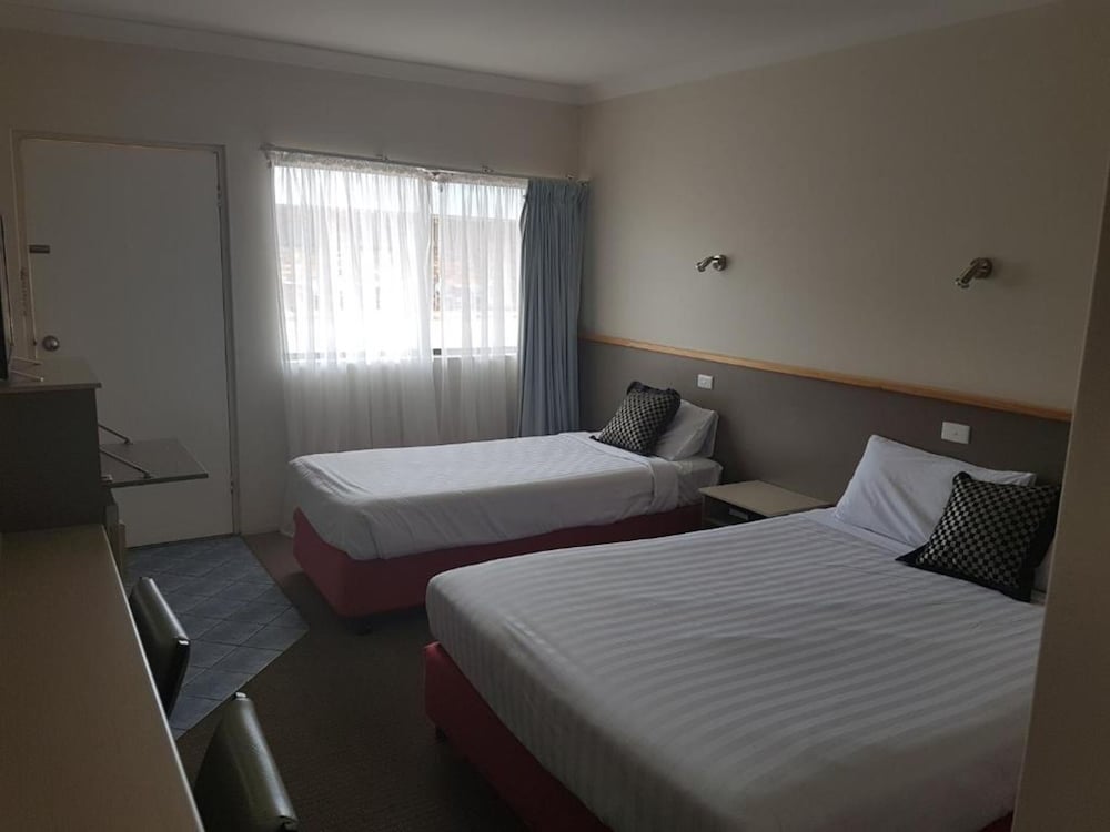 Acacia Motel Griffith 3/35