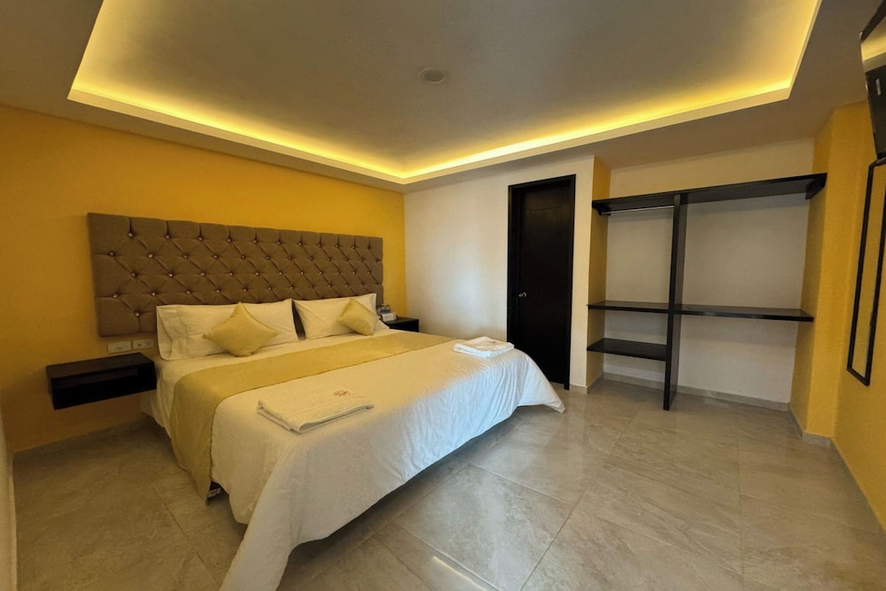 OYO Hotel Familiar Tollan 19/38