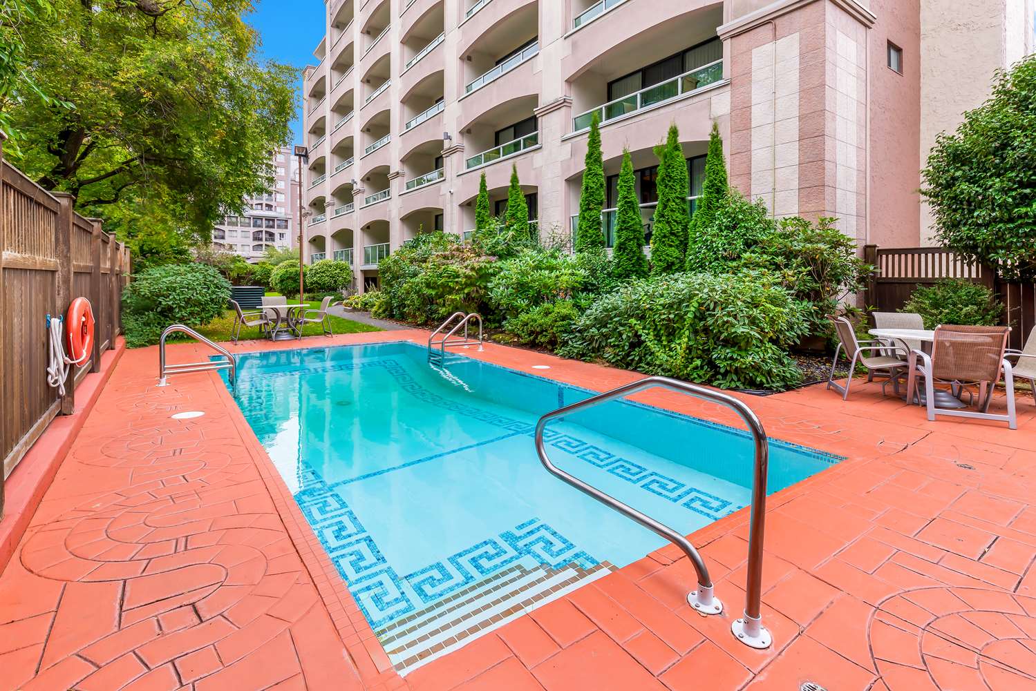 Best Western PLUS Inner Harbour Hotel 23/47