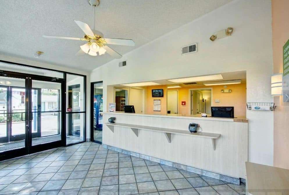 Knights Inn Burlington, NC 1/15