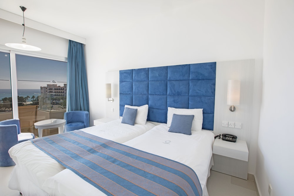 Odessa Beach Hotel 16/65