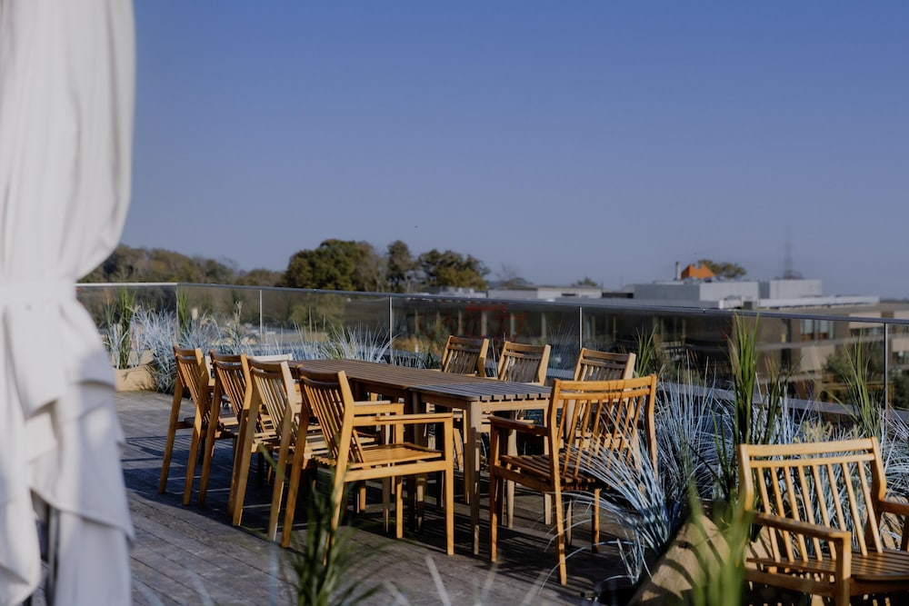 YOTEL Geneva Lake, Select by Hilton 43/59