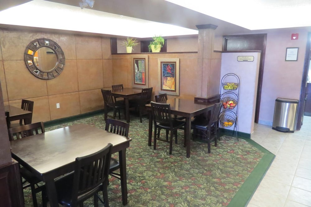Rocky Inn Express 39/49