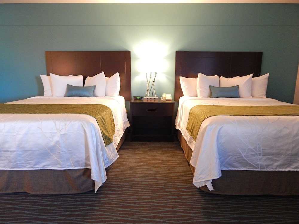 Ramada by Wyndham Burkburnett / Wichita Falls 25/65