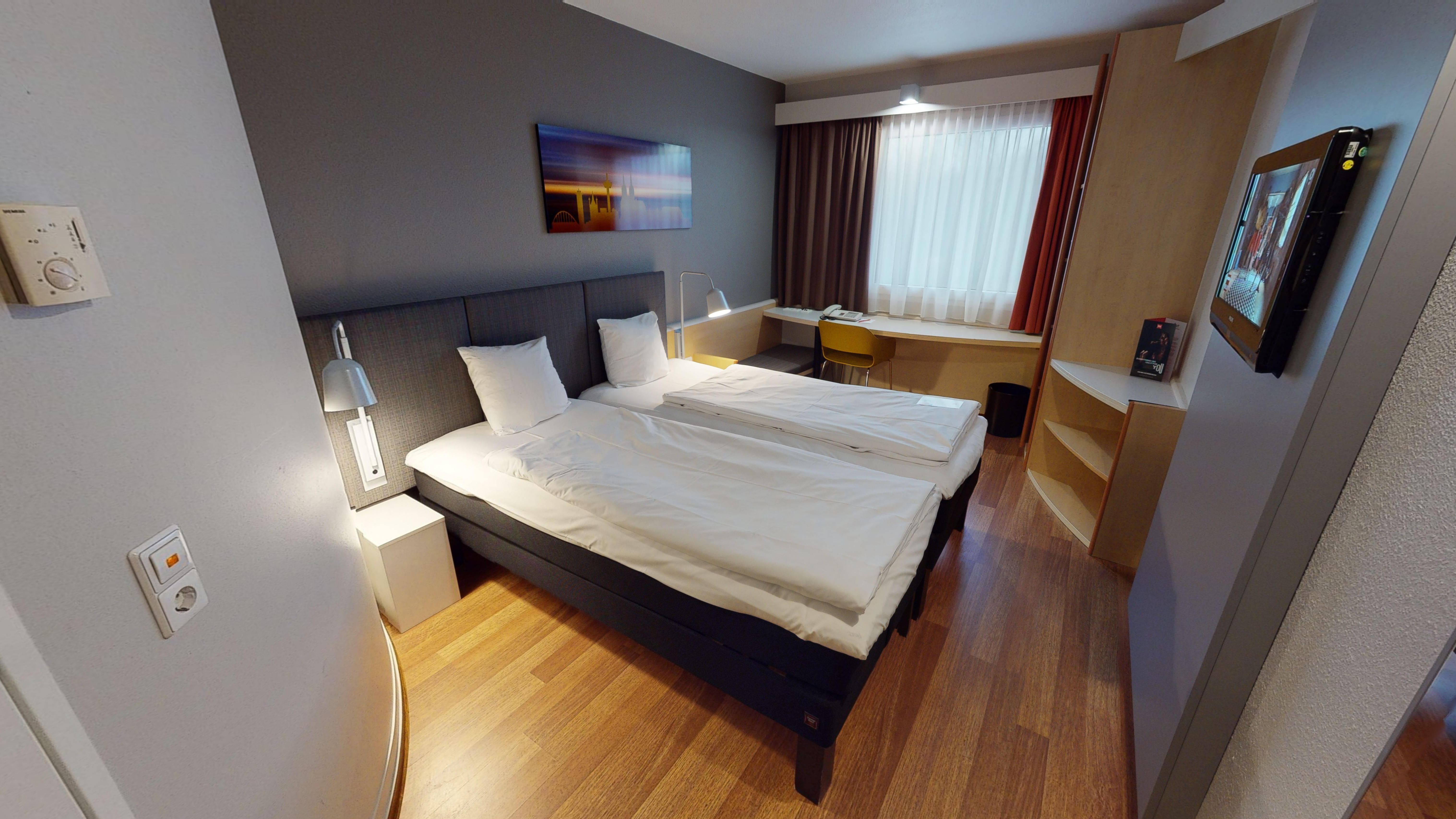 غرفة قياسية بسريرين منفصلين، Ibis Cologne Airport Hotel 4/10