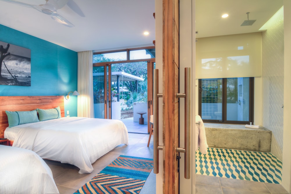 The Gilded Iguana Surf Hotel 15/50