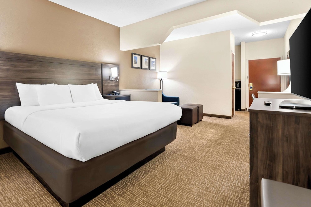 Comfort Suites Warner Robins 20/56