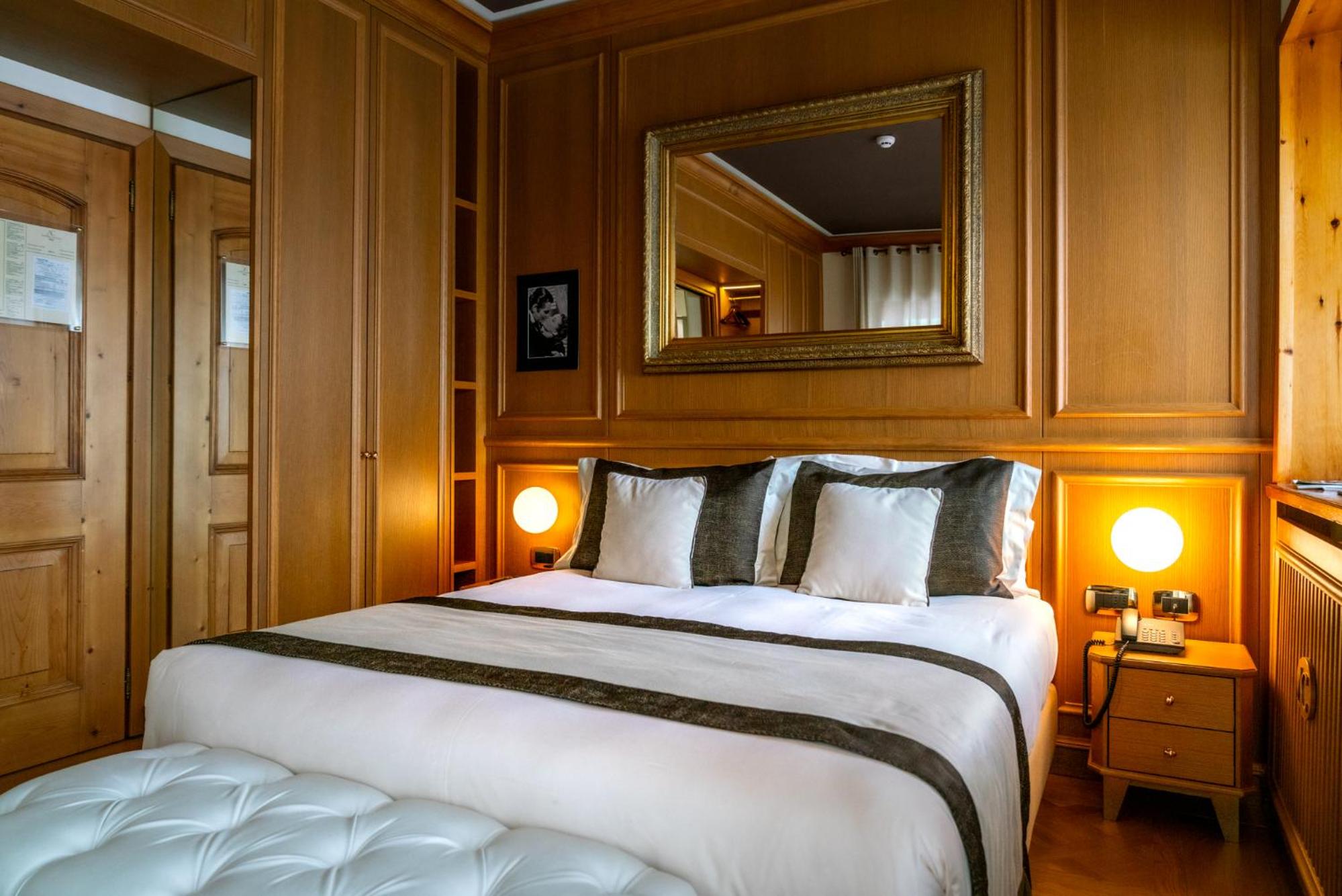 Motion, Superior, Double Bed, Ambra Cortina Luxury Fashion Boutique Hotel 4/10