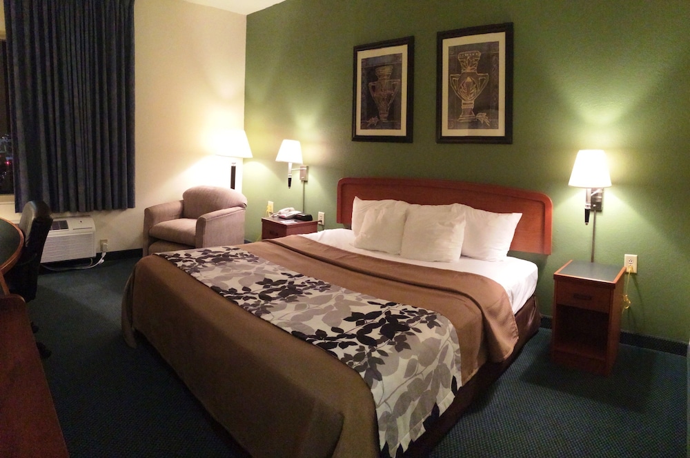 Sleep Inn & Suites Danville Hwy 58 9/35