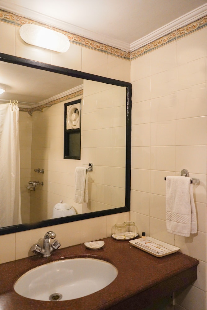 Country Inn Nature Resort Bhimtal 44/46